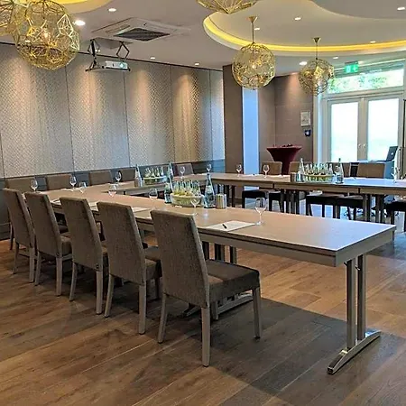 Hotel Schmachtendorf 4*