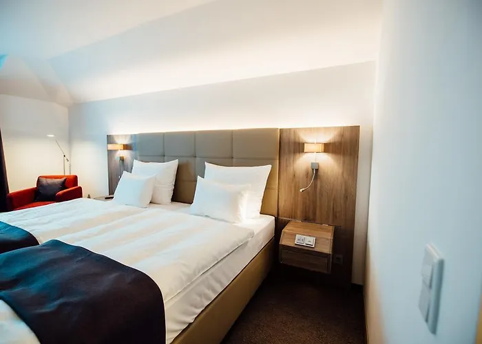 Hotel Schmachtendorf 4*